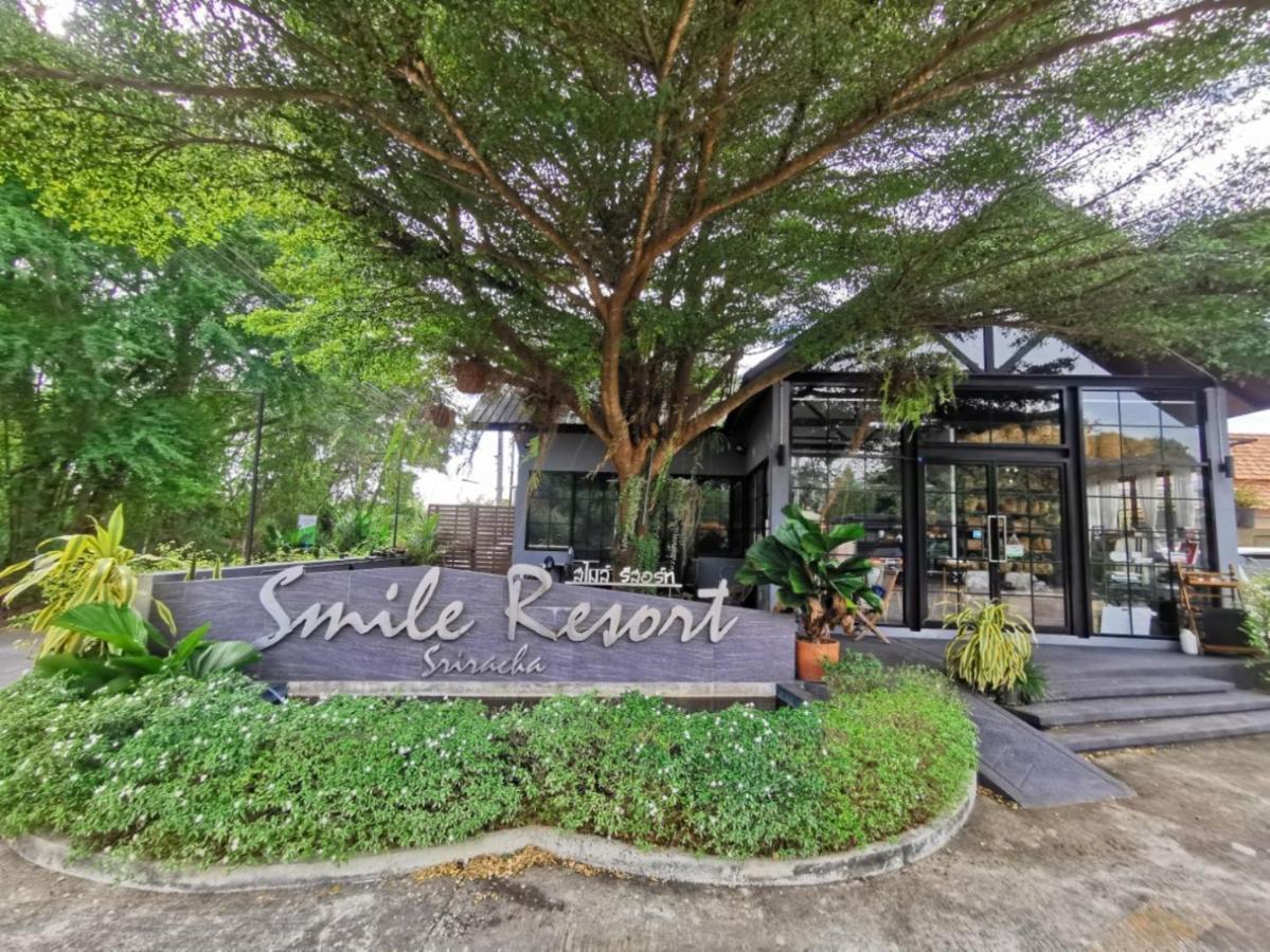 Smile Resort Sriracha Si Racha Exteriör bild